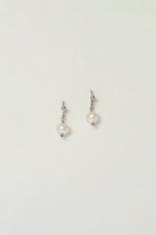 COCO PEARL DROP EARRINGS charlotte-penman-2
