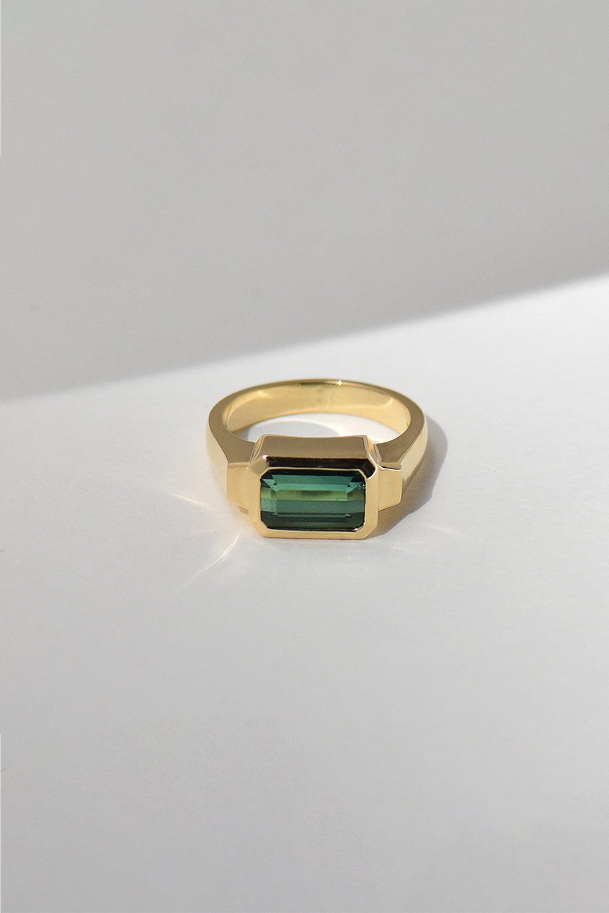 EVE RING TOURMALINE SET IN 18K GOLD charlotte-penman-2