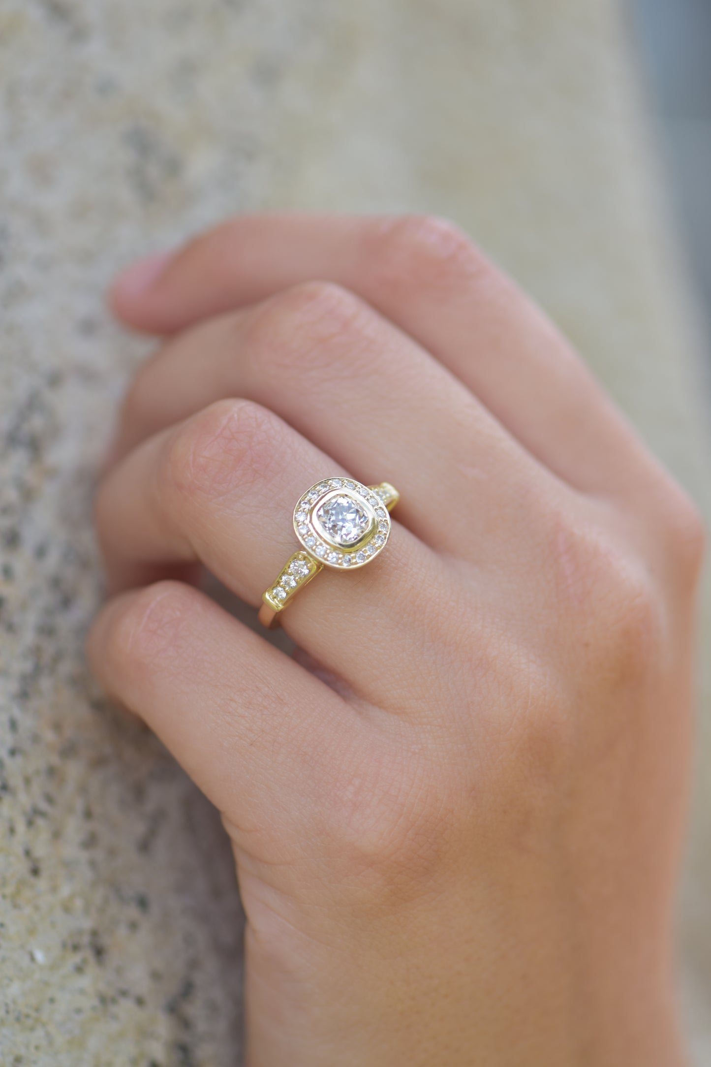 BETH ENGAGEMENT RING charlotte-penman-2