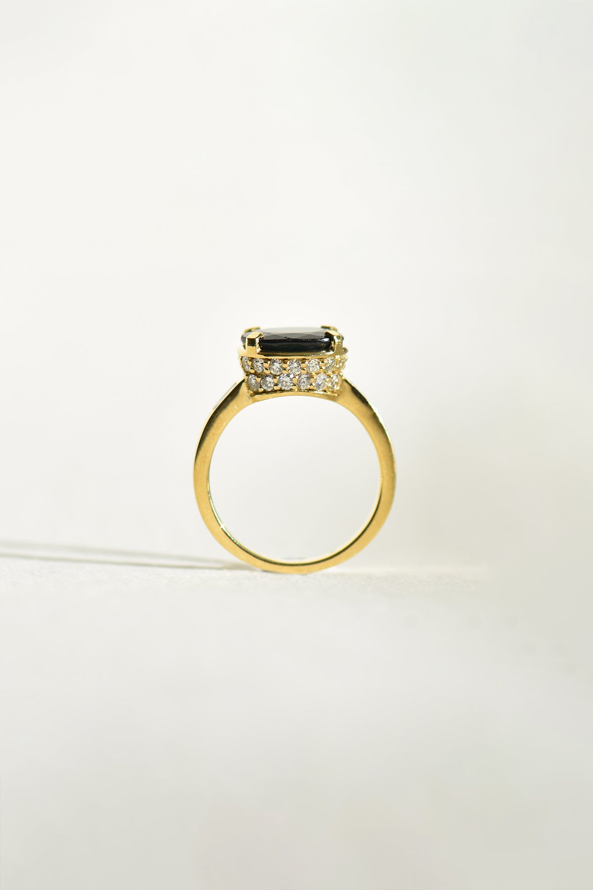 HANNAH ENGAGEMENT RING charlotte-penman-2
