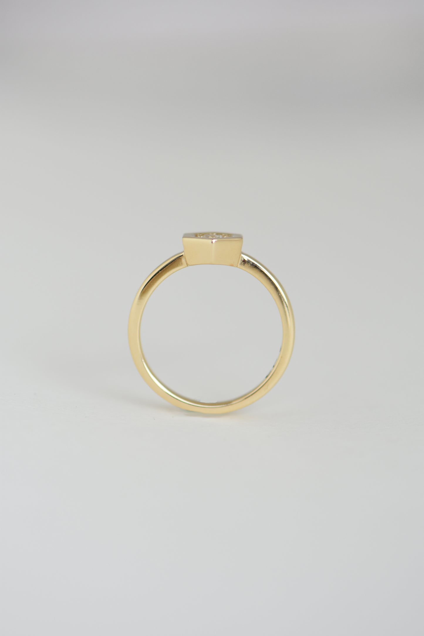 HATTIE DIAMOND RING charlotte-penman-2