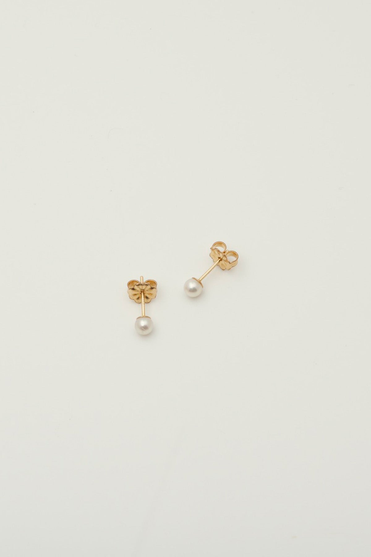 AKOYA STUDS charlotte-penman-2