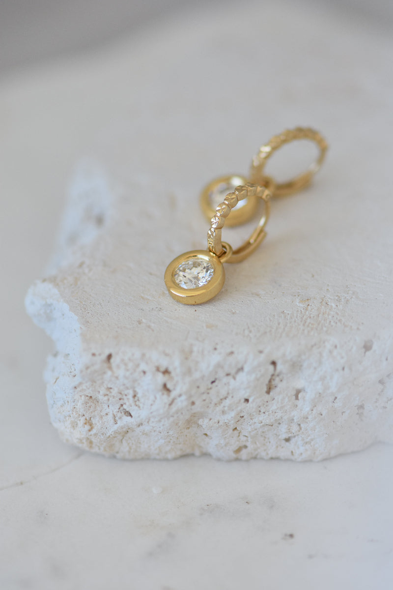 LIV EARRINGS / 0.6-CARAT BRILLIANT-CUT DIAMONDS charlotte-penman-2