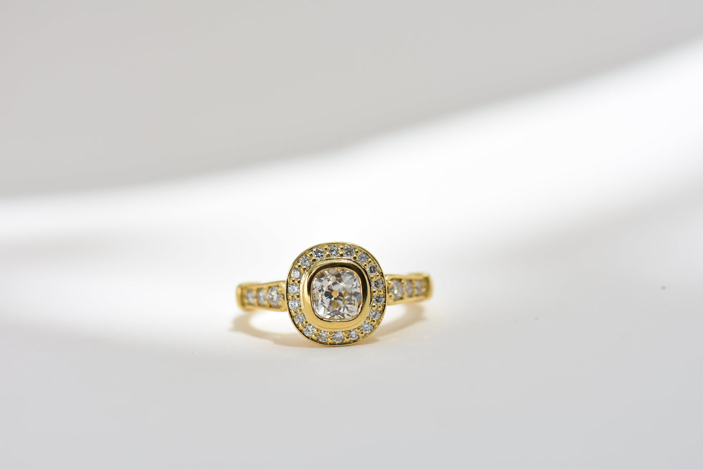 BETH ENGAGEMENT RING charlotte-penman-2