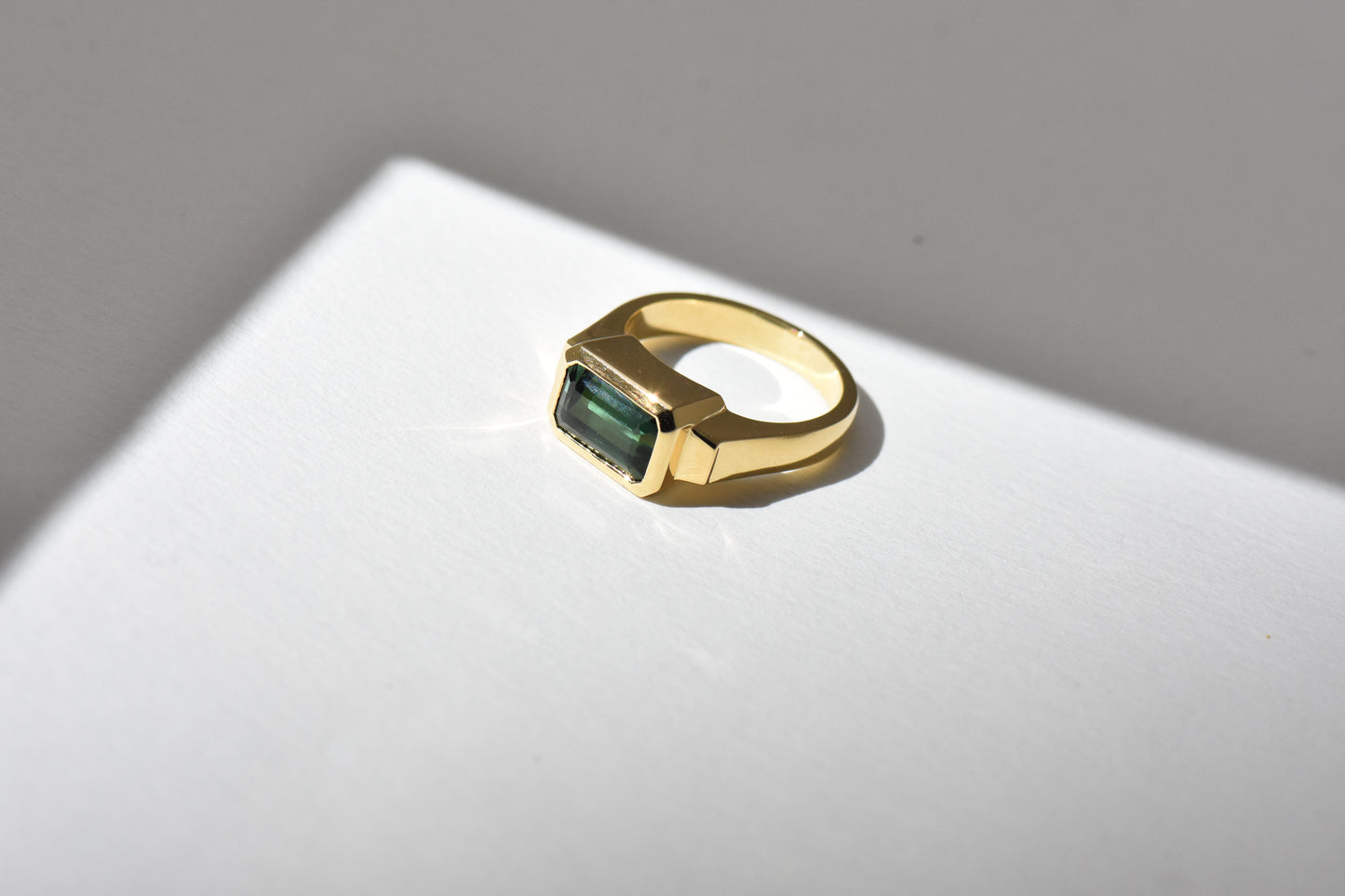 EVE RING TOURMALINE SET IN 18K GOLD charlotte-penman-2