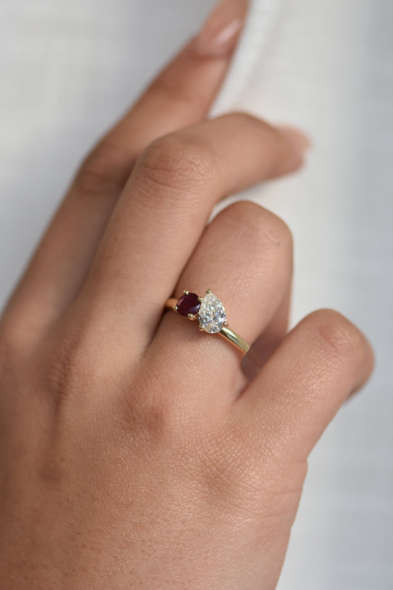 HOLLY & LACHLAN ENGAGEMENT RING charlotte-penman-2