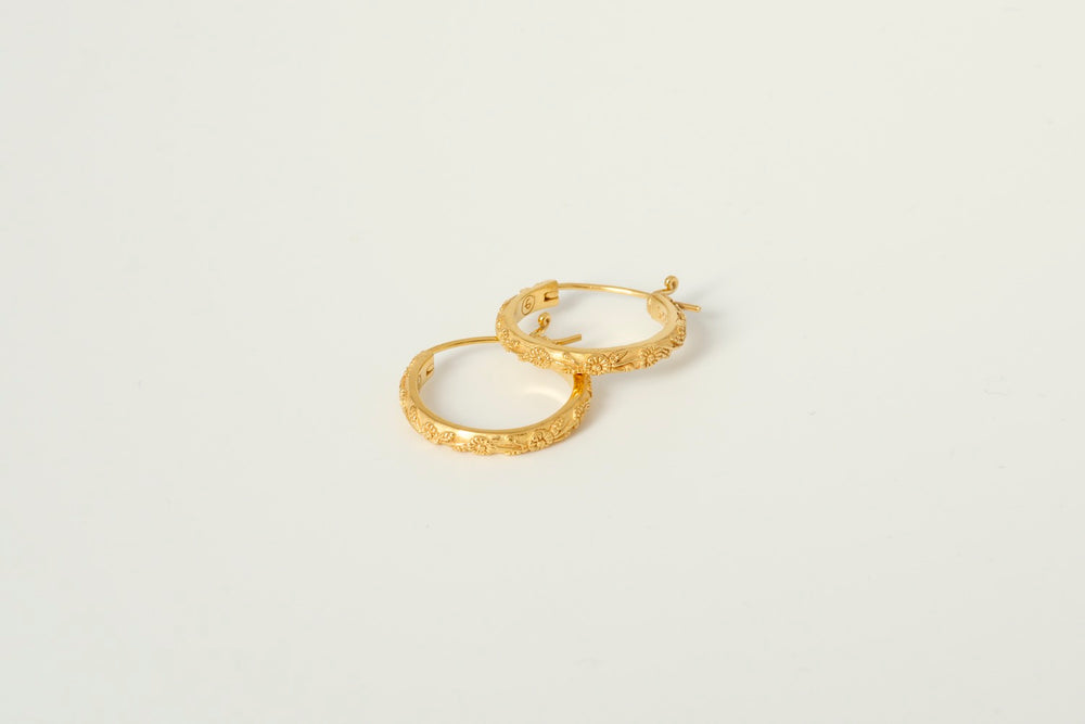 DAISY CHAIN HOOPS | SMALL | GOLD