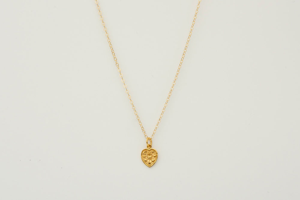 SACRED HEART NECKLACE | GOLD