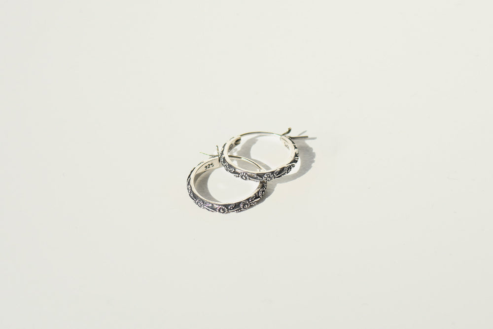 DAISY CHAIN HOOPS | SMALL | SILVER