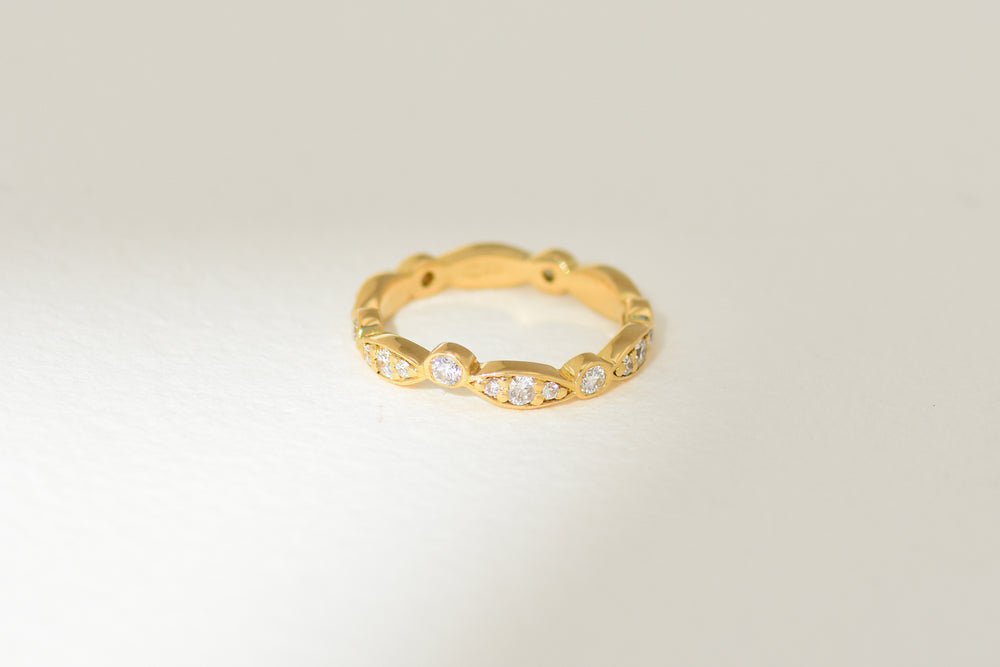 JUSTINA | WEDDING BAND | DIAMOND | 18K GOLD