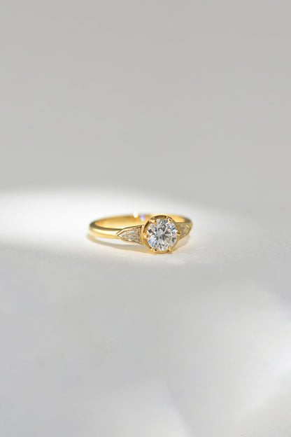 ELIZABETH ENGAGEMENT RING charlotte-penman-2