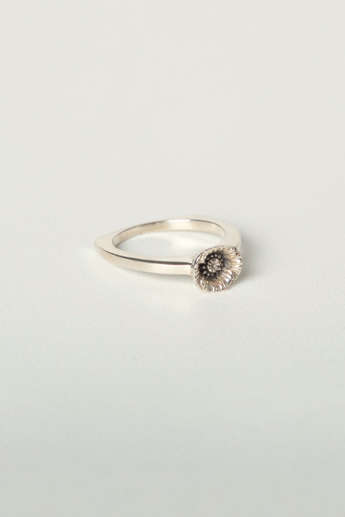 MINI POPPY RING