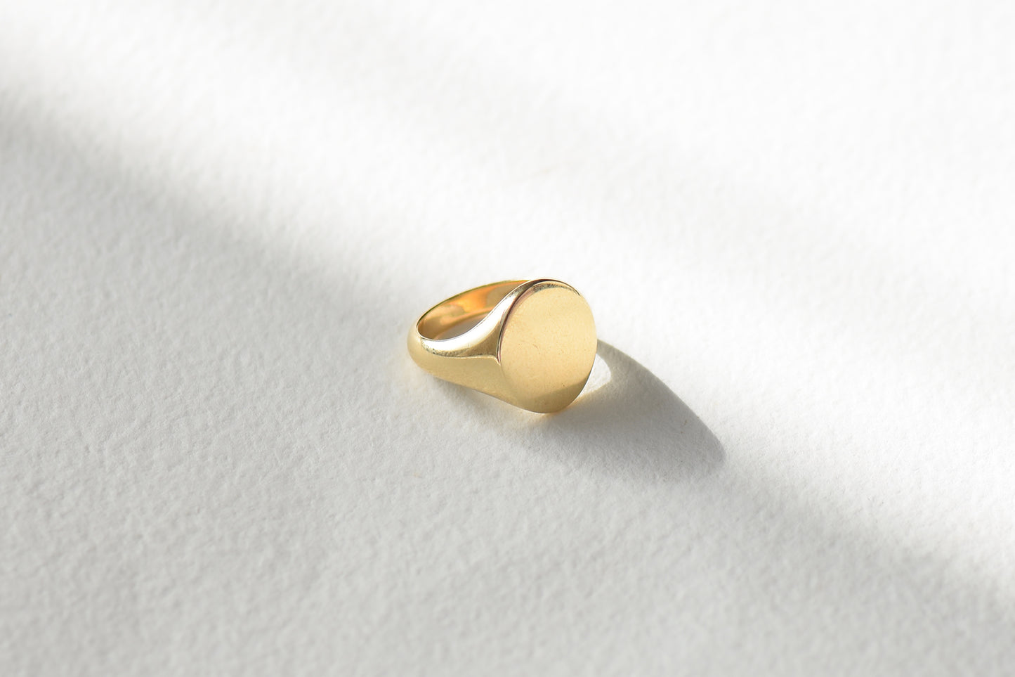 LILY SIGNET RING