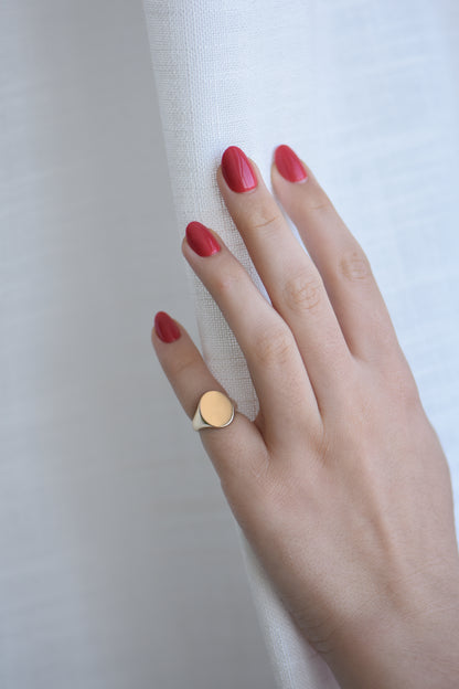 LILY QUIN SIGNET RING charlotte-penman-2