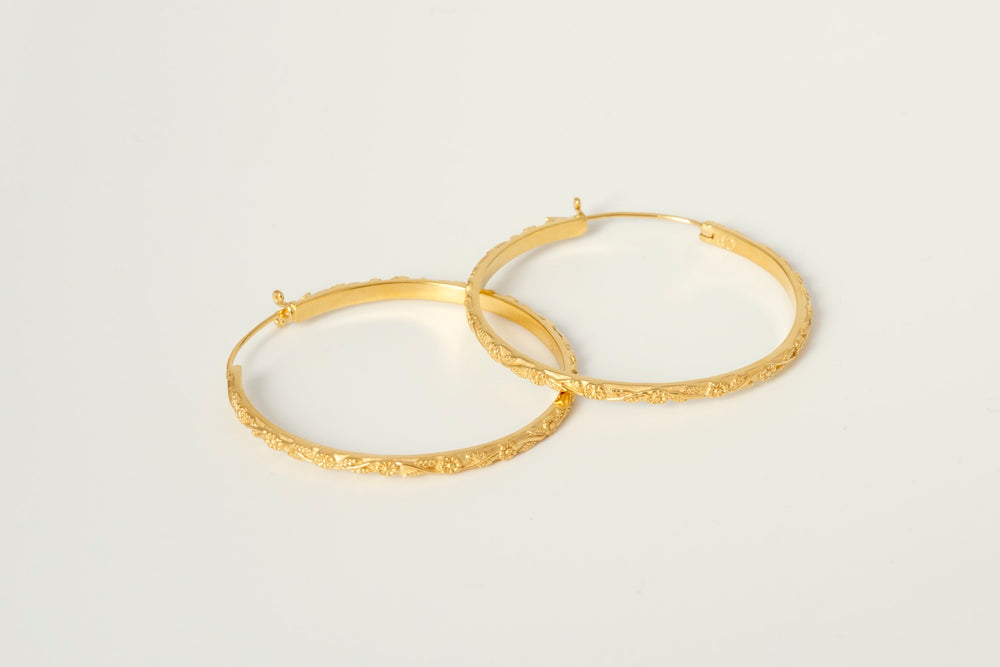 DAISY CHAIN HOOPS | LARGE | GOLD